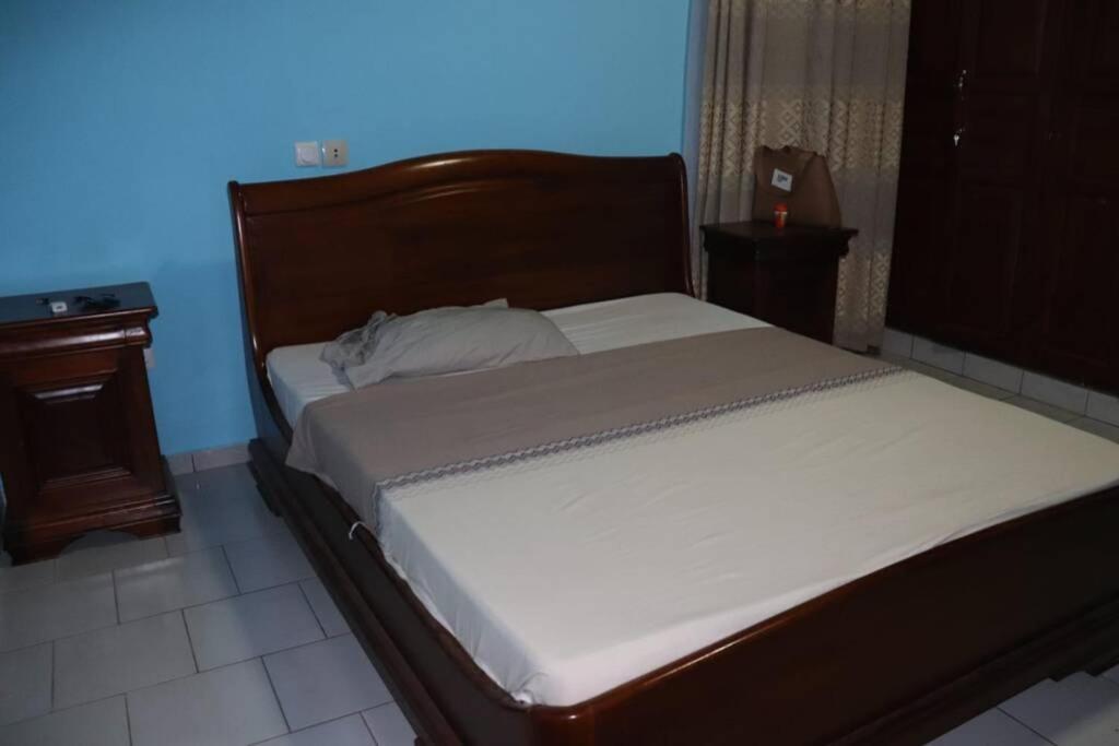 Residence Jeanne A Yaounde Odza Messamengo Luaran gambar