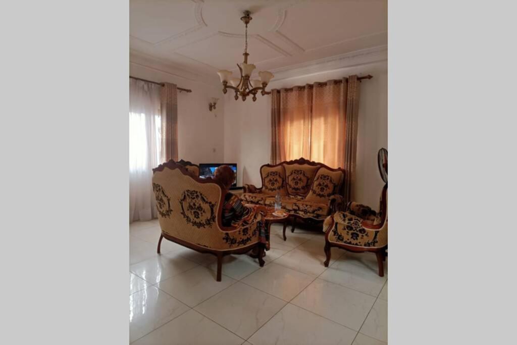 Residence Jeanne A Yaounde Odza Messamengo Luaran gambar