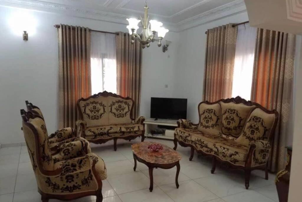 Residence Jeanne A Yaounde Odza Messamengo Luaran gambar