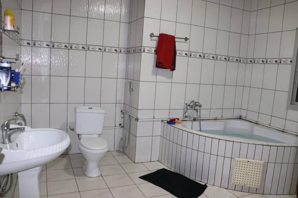 Residence Jeanne A Yaounde Odza Messamengo Luaran gambar