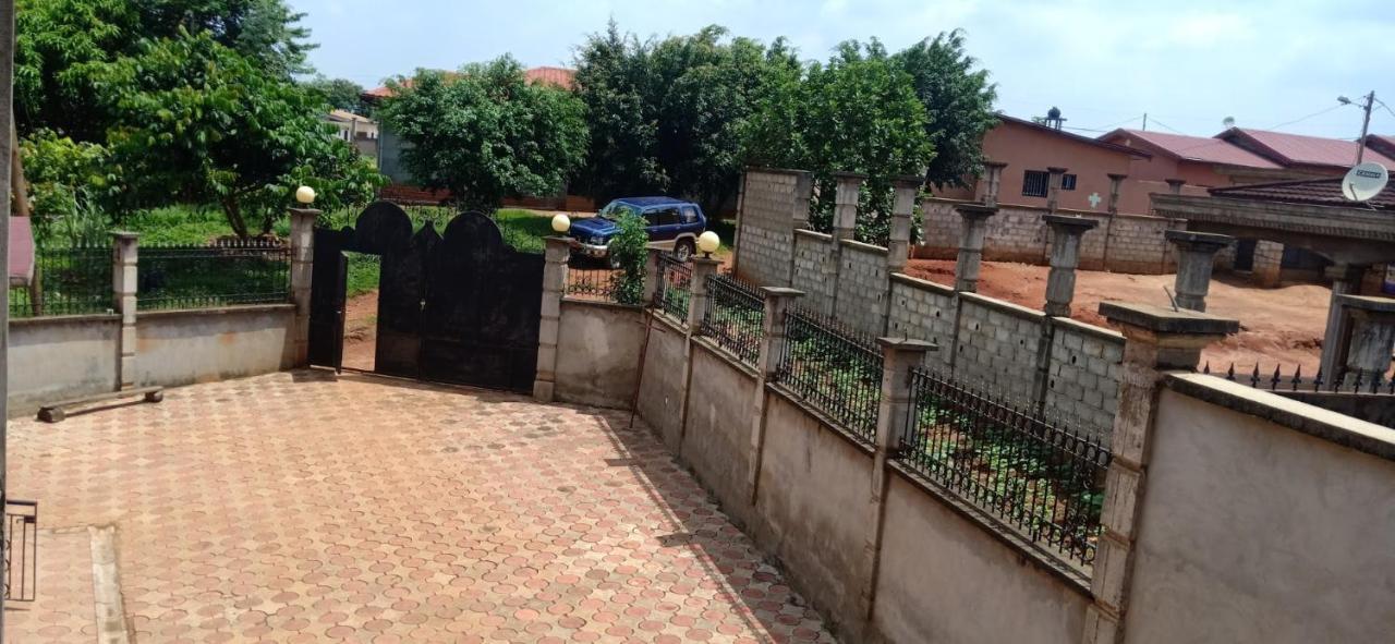 Residence Jeanne A Yaounde Odza Messamengo Luaran gambar